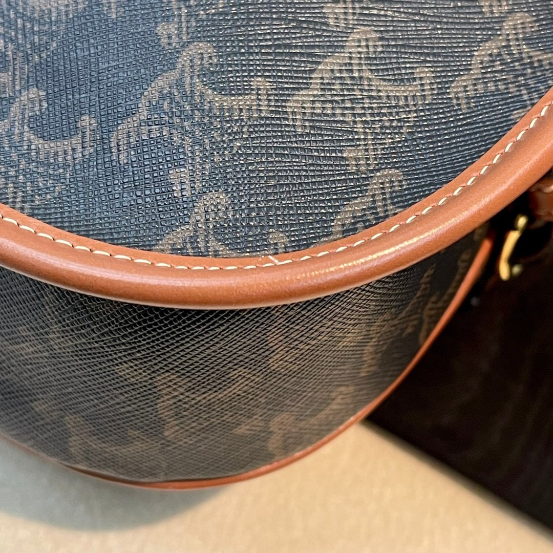 Celine falco medium tan มือสอง