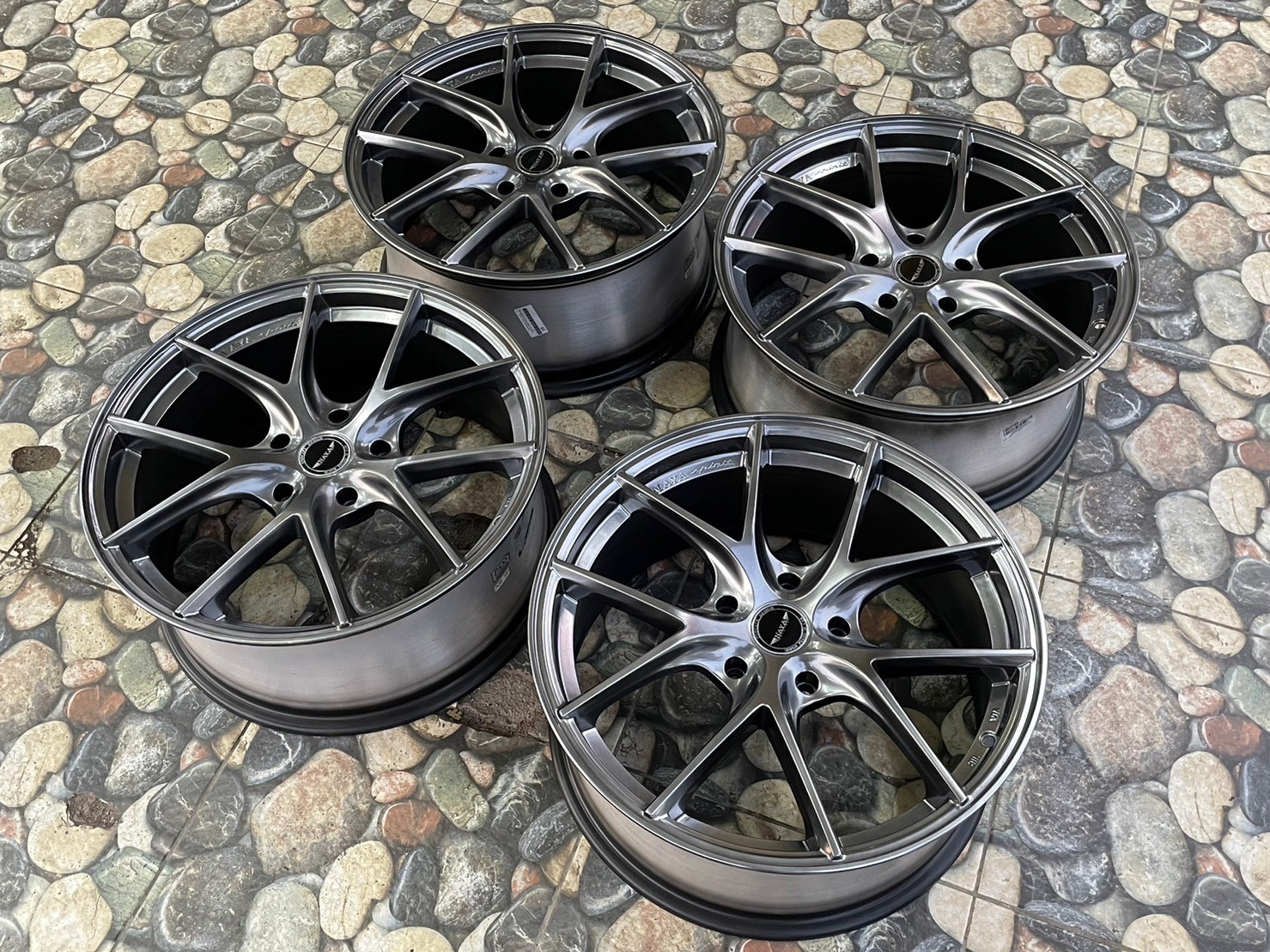 ล้อแม็กซ์ขอบ18 #NAYA #BUSLER ล้อเบาจากค่ายNAYA 18x8 ET40 5x120 สีบรอนซ์เทา ล้อมือ2สภาพใหม่