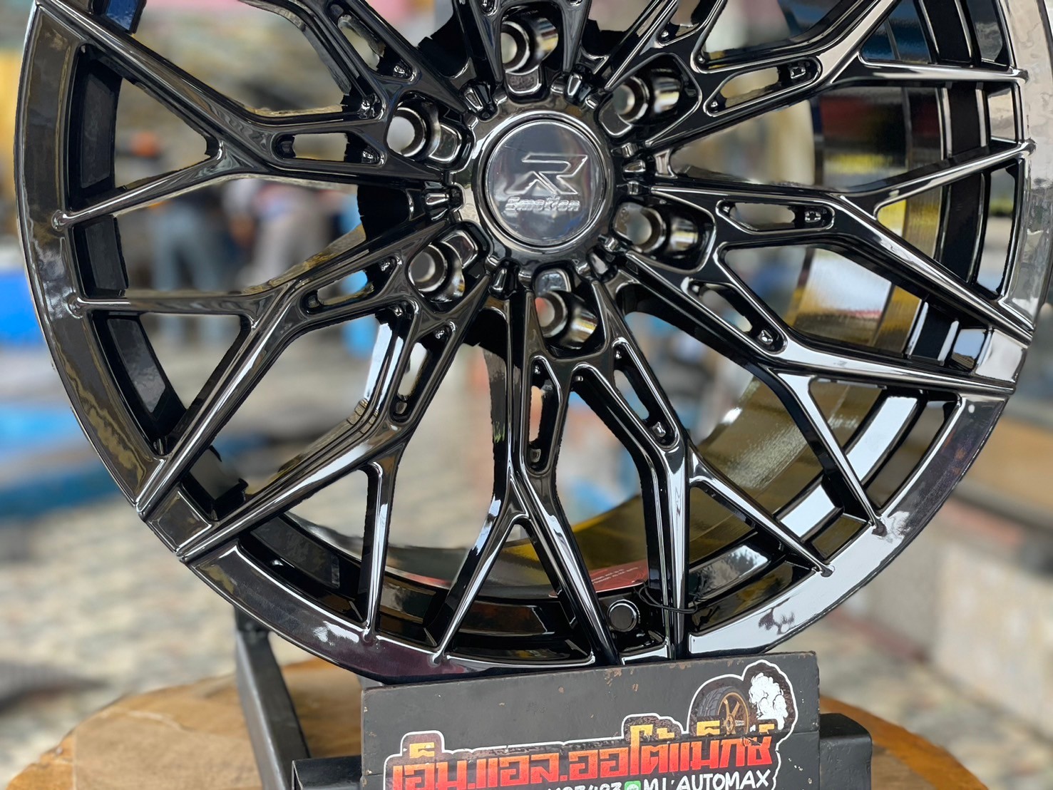 #ล้อแม็กซ์ใหม่ขอบ18 #EMOTION-R Model VEN 18x9 ET0 6x139.7 สีดำเงา