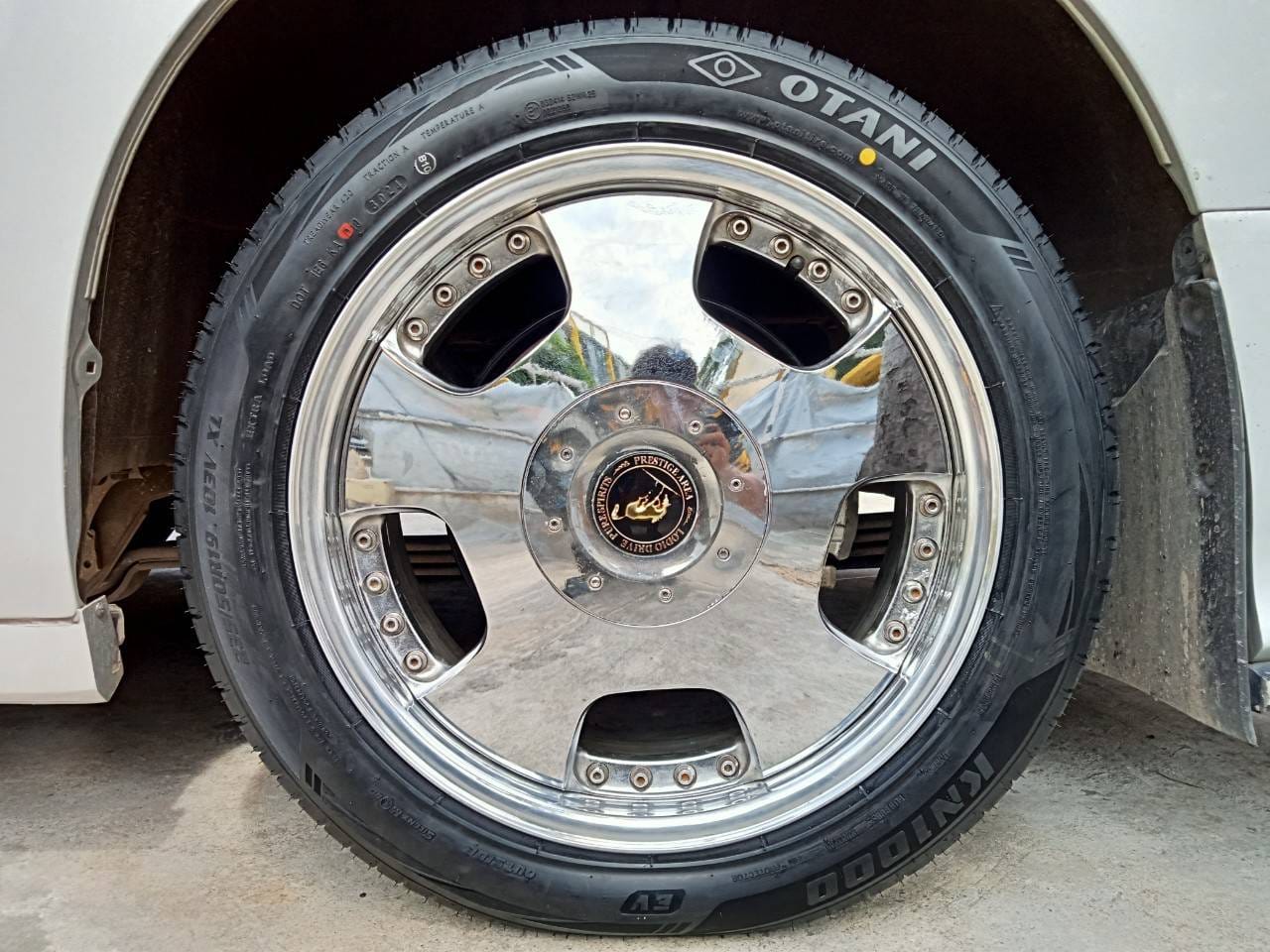 🚘 #TOYOTA_COMMUTER เปลี่ยนยาง #ยางเทคโนโลยีโฟมซับเสียงซับเสียงนุ่มเงียบ 🛞 ￼#OTANI #KN1000 235/50R19