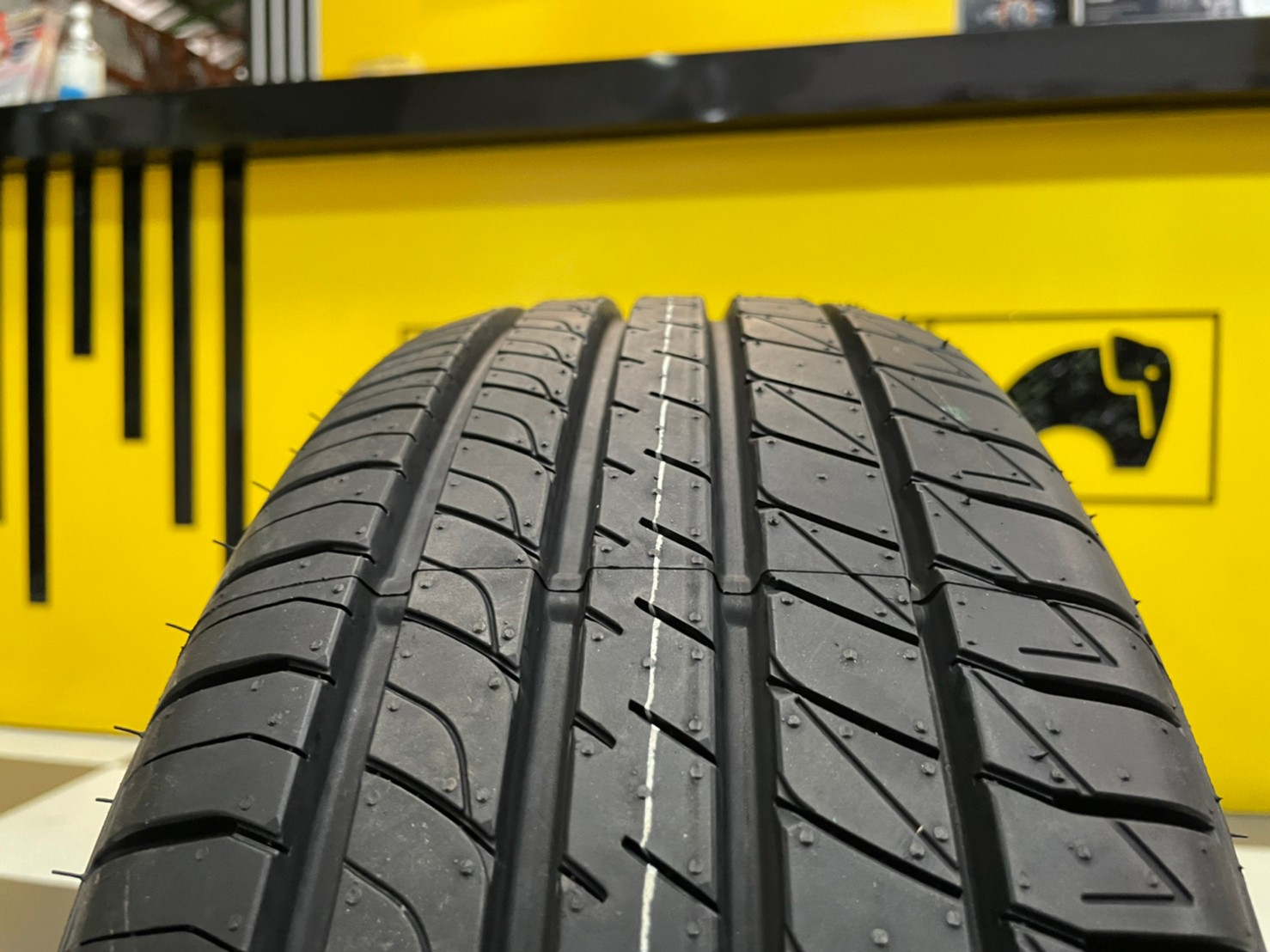 ยางใหม่ DUNLOP LM705 195/60R15 ยางดันลอป ยางไทย ปี2022