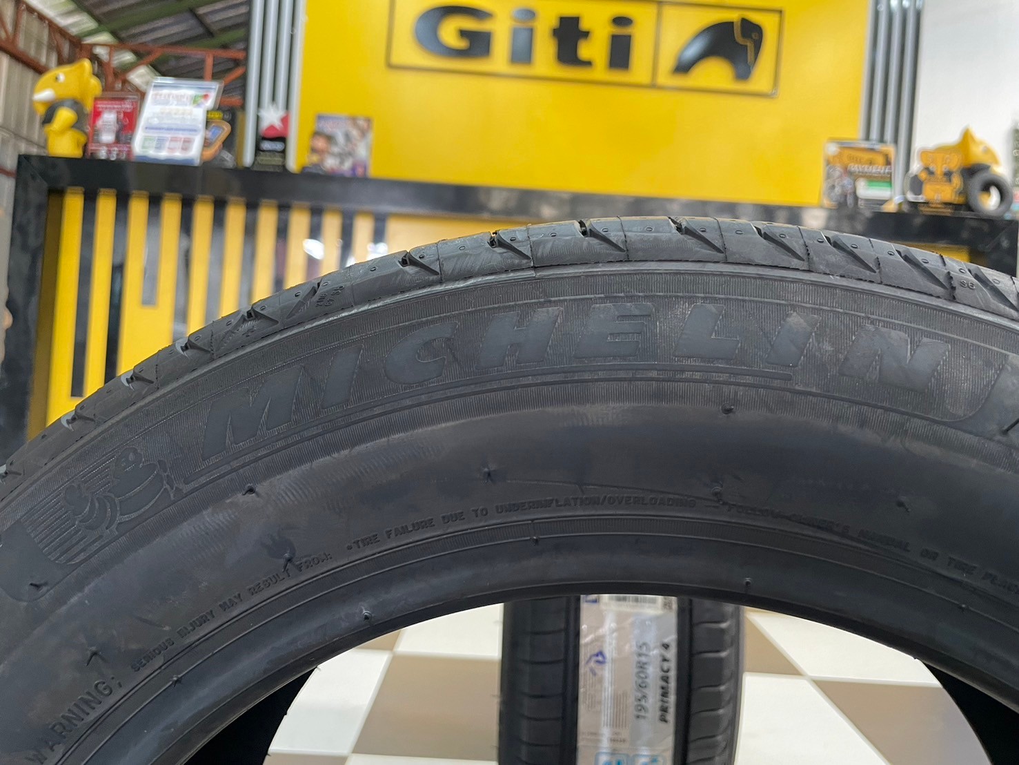 ยางมิชลิน Michelin Primacy 4ST 195/60R15 ยางปี23