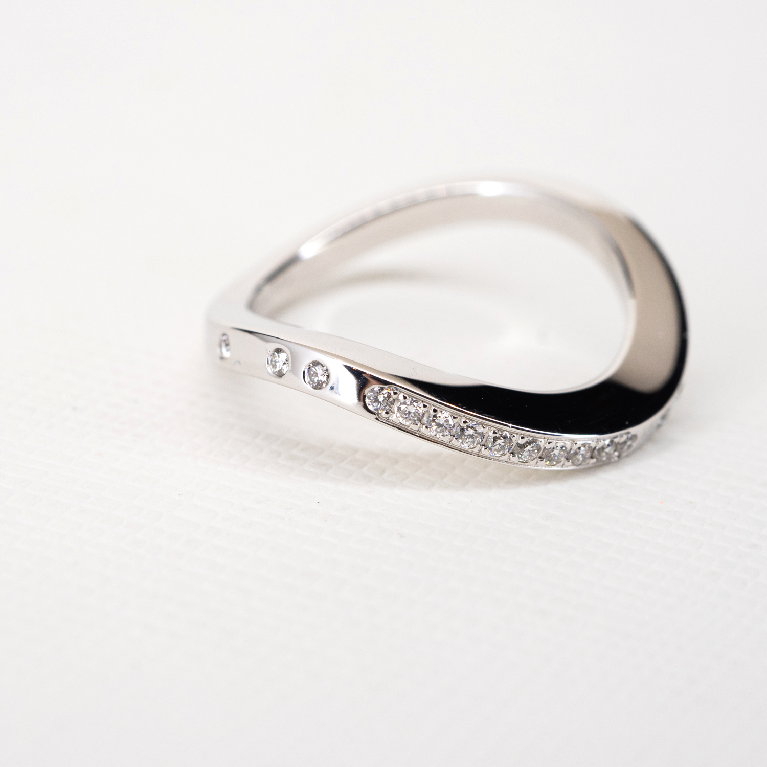 แหวน Cartier Paris Nouvelle Glamorous Ring ทองคำขาว 18K ไซส์48# +กล่องและการ์ด (Used)