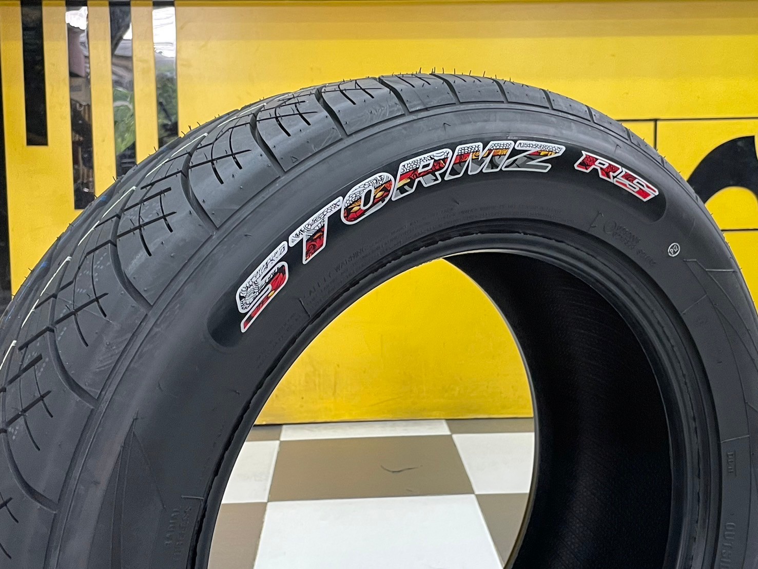 Deestone_Stromz_RS 255/55R18 ยางใหม่ปี2024 (4เส้น)