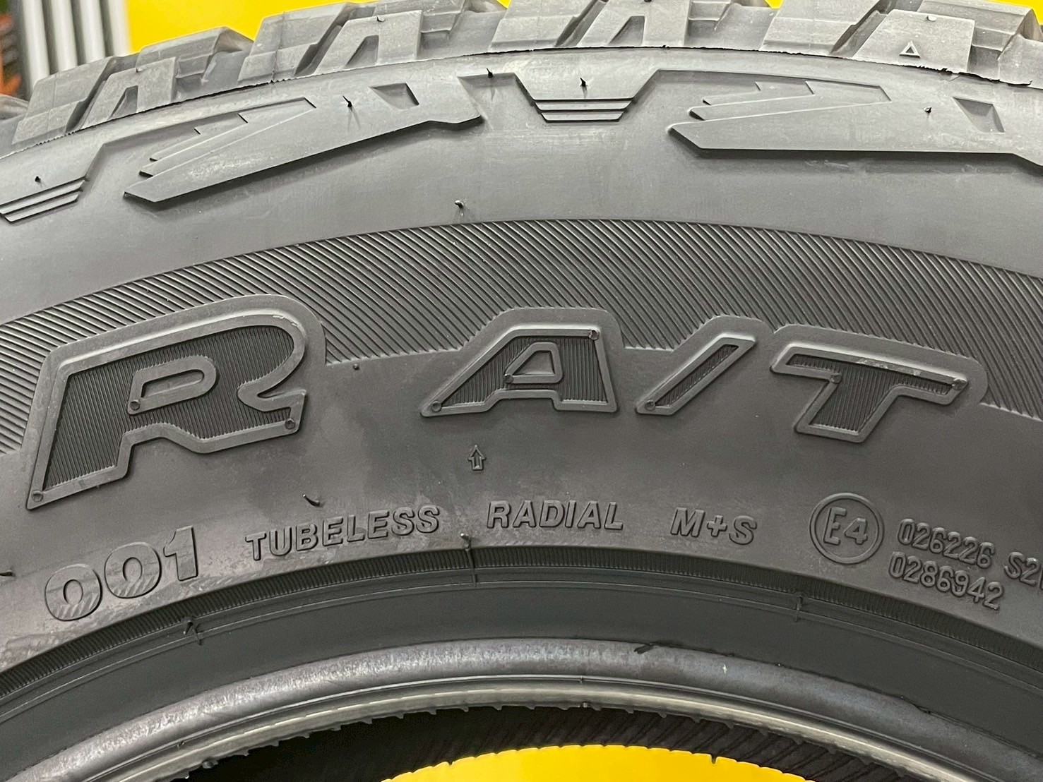 ยาง Bridgestone Dueler A/T 001 265/65R17 ยางใหม่ปี2025
