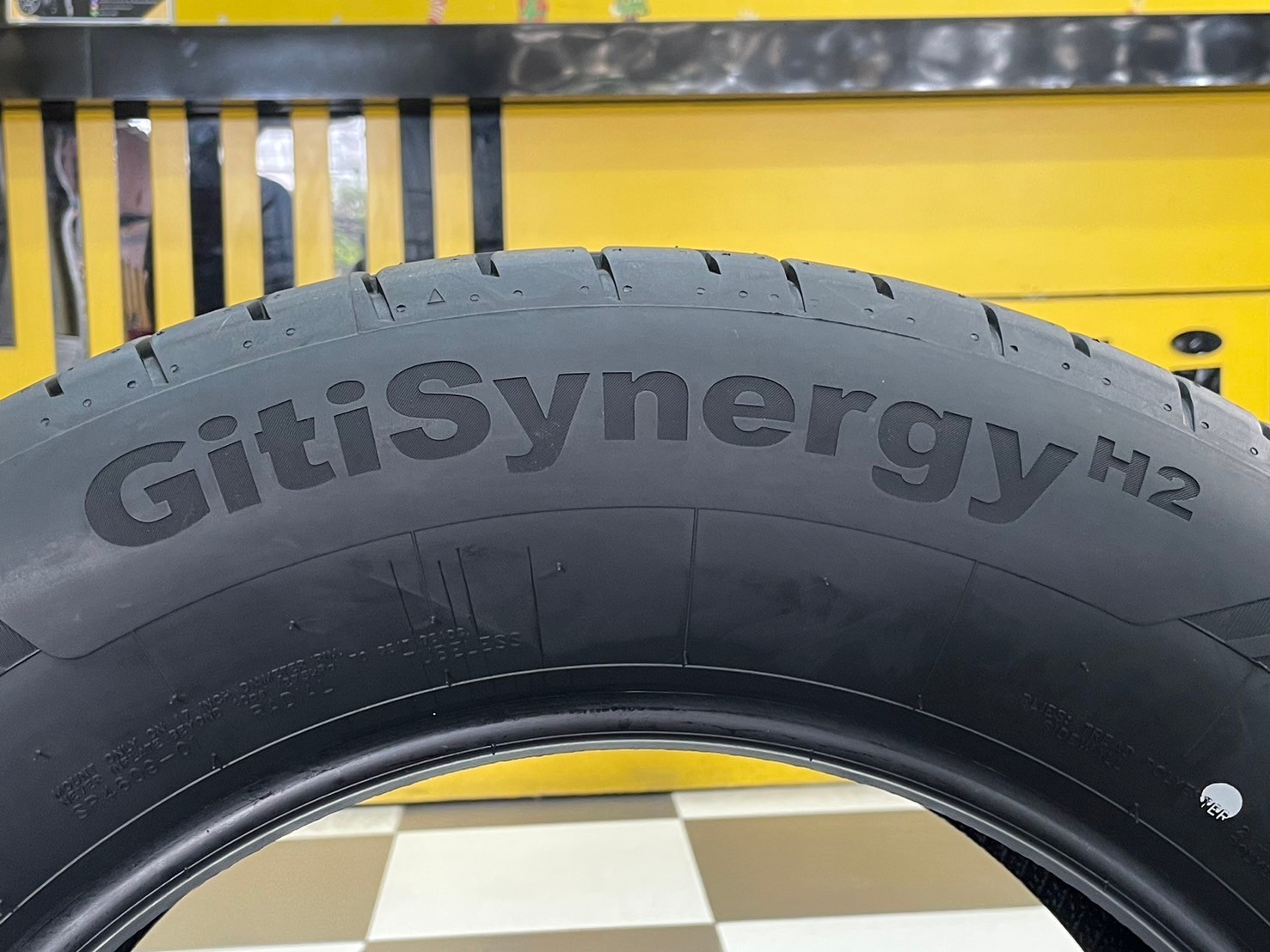 Giti Synergy H2 225/65R17 ยางใหม่ปี2024