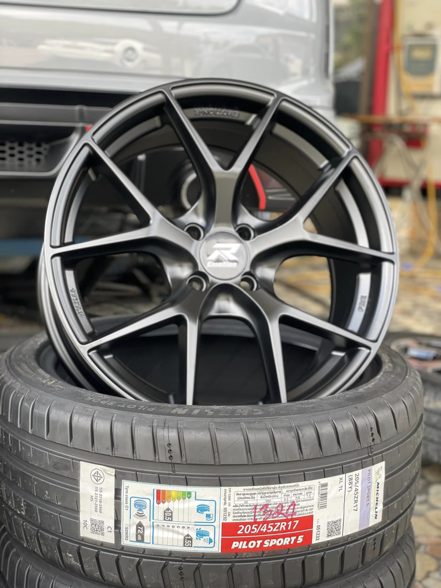 #TOYOTA_YARIS 🚘❤️💫 🛞🐘#MICHELIN #PILOT SPORT5 205/45R17 ❤️ 🛞 #ล้อแม็กซ์ Emotion-R Wheels FRE 17X7.5 4X100 ET+35 🛞