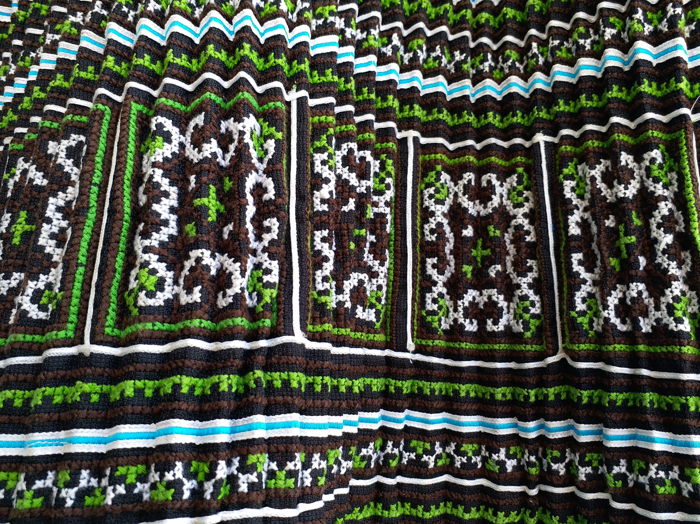 เสื้อผ้าฝ้ายสโตน แต่งผ้าม้งลายสวย พลีทแน่น