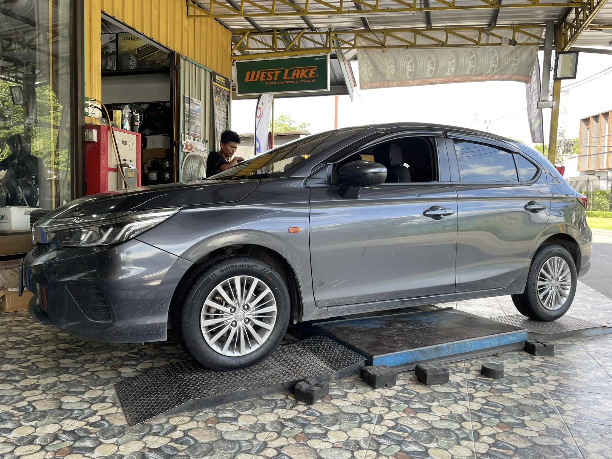 #GITI_SYNERGY_H2 195/60R15