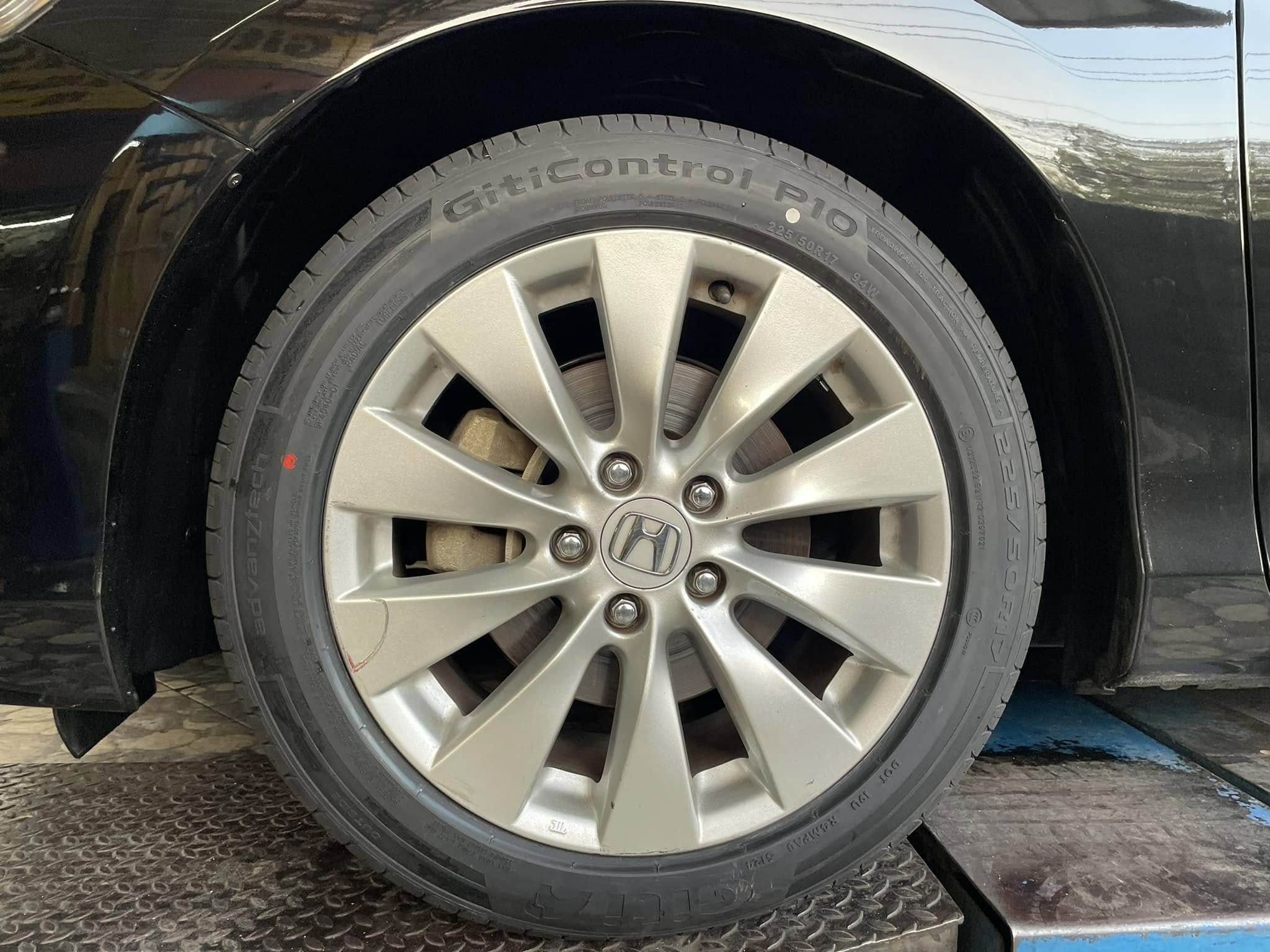 #HONDA_ACCORD🛞 เปลี่ยนยาง #GITI_CONTROL P10 225/50R17 #บริการตั้งศูนย์ล้อ❤️