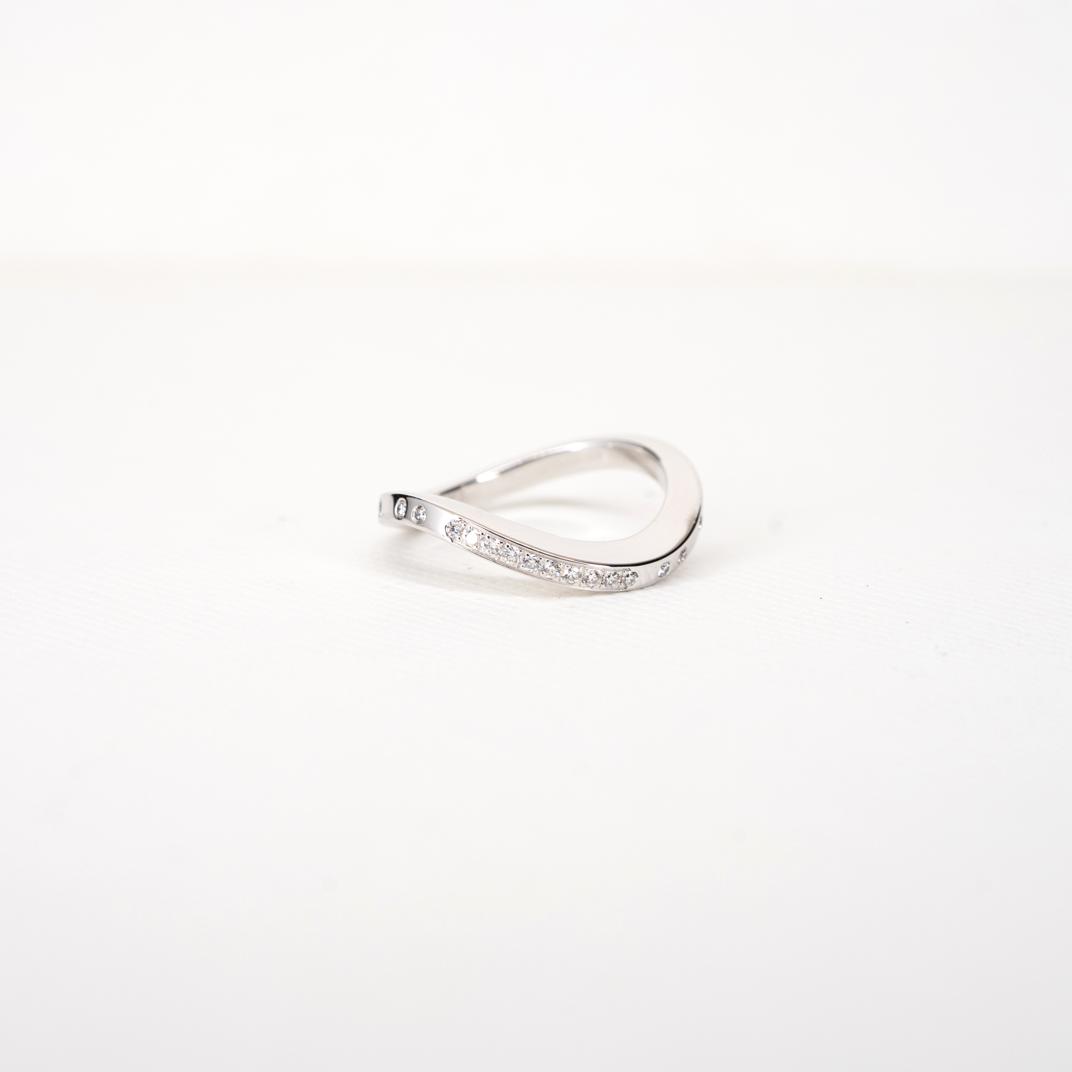 แหวน Cartier Paris Nouvelle Glamorous Ring ทองคำขาว 18K ไซส์48# +กล่องและการ์ด (Used)