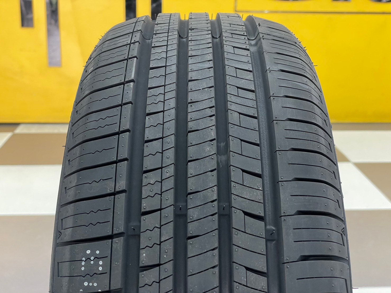 ยางใหม่ AUSTONE SP602 195/55R15 ยางผลิตไทย คุ้มค่ารับประกันบาดบวมเบียดตำ365วันเคลมฟรี ยางใหม่ปี2024
