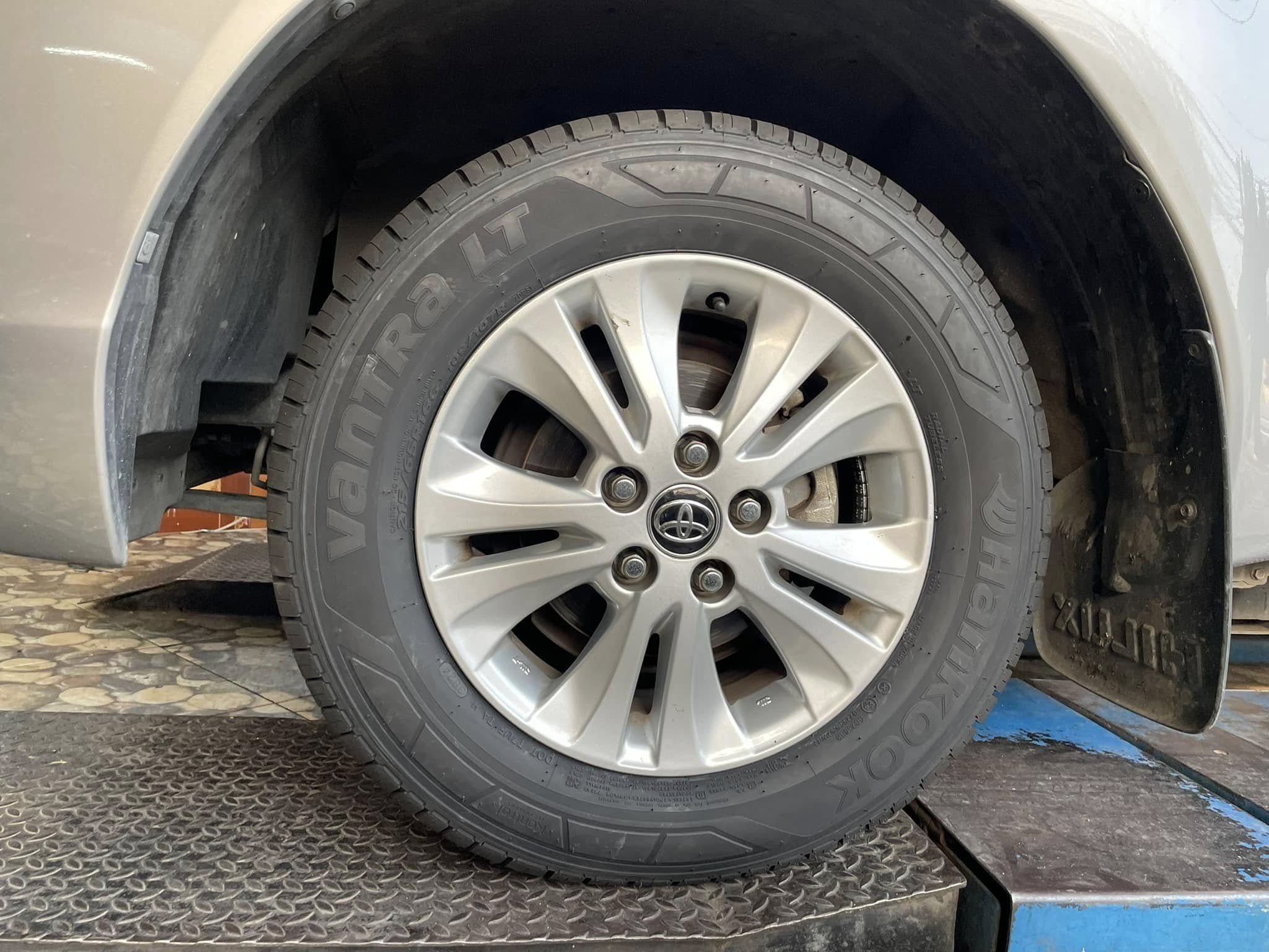 #TOYOTA_REVO 🚘❤️💫 🛞🐘#HANKOOK #VANTRA LT 215/65R16 ❤️ #บริการตั้งศูนย์