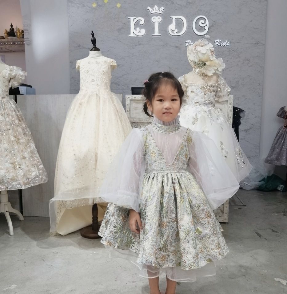 ชุดเจ้าหญิง(หน้าร้านอยู่รัชดา ลองได้ถ่ายรูปจากชุดจริง)W18331สีเขียวทอง แขนยาวซีทรู สวยหวานงานหรู กระโปรงสั้น