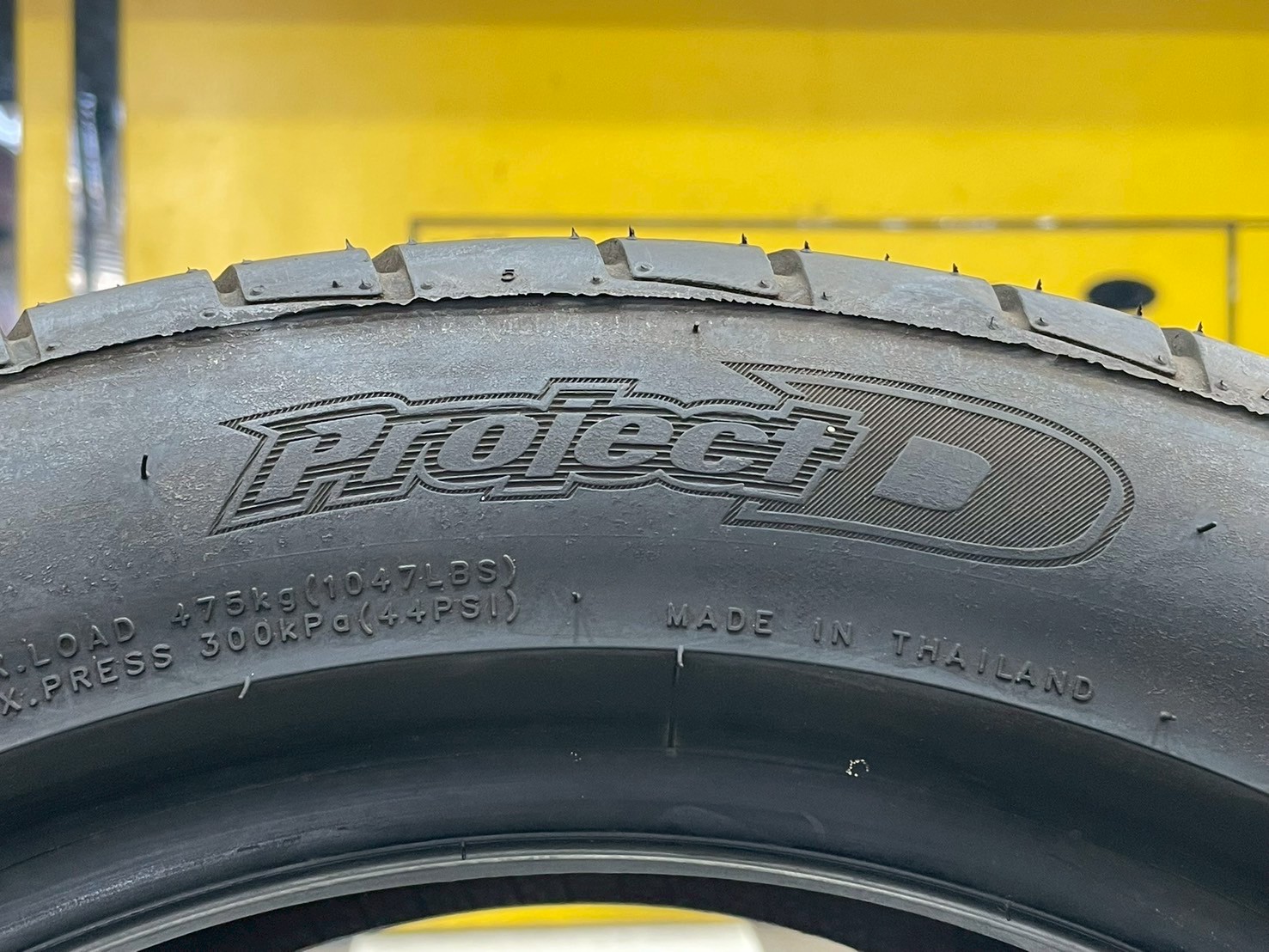 ยางใหม่ปีเก่า LENSO D-ONE 195/50R15 ยางสปอร์ต สมรรถนะสูง คุณภาพดี ยางปี22 (มี1เส้น)