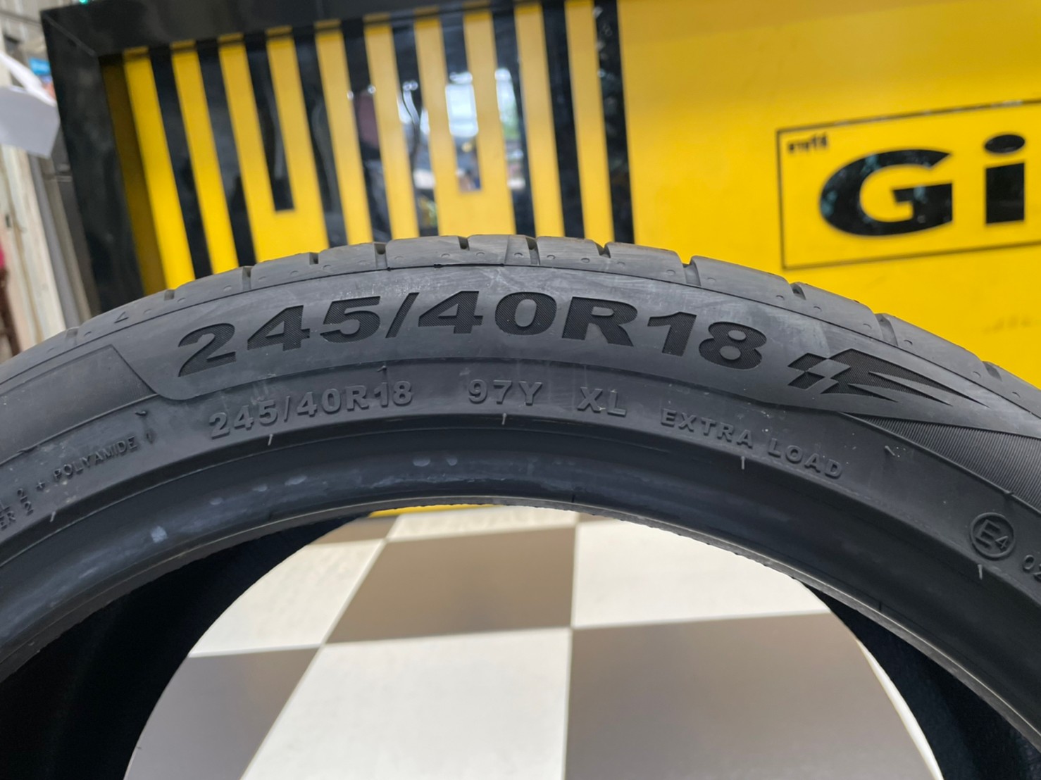 ยางใหม่ Giti SportS2 245/40R18 ยางใหม่ปี2022 ราคาโปรโมชั่นพิเศษ พร้อมติดตั้งฟรี