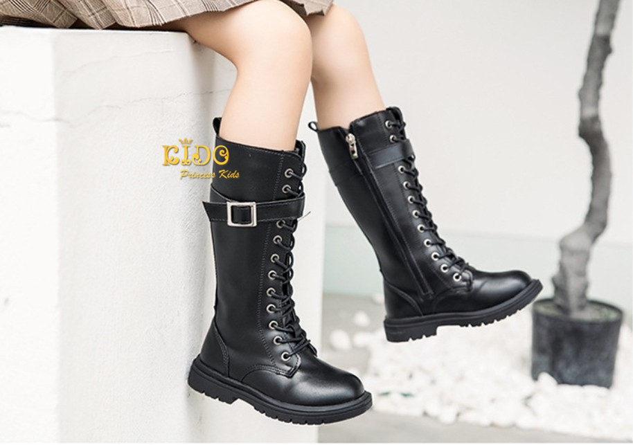 บูทเด็ก(หน้าร้านอยู่รัชดา ลองได้)H172 สีดำ ด้านหน้าร้อยเชือกสูง แบบยาวมีคาดเข็มขัด