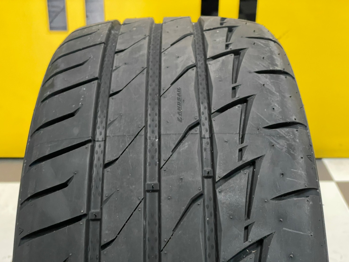 225/40R18 ยางลายซิ่ง 🔥🔥🔥Landsail RS009 ยาง