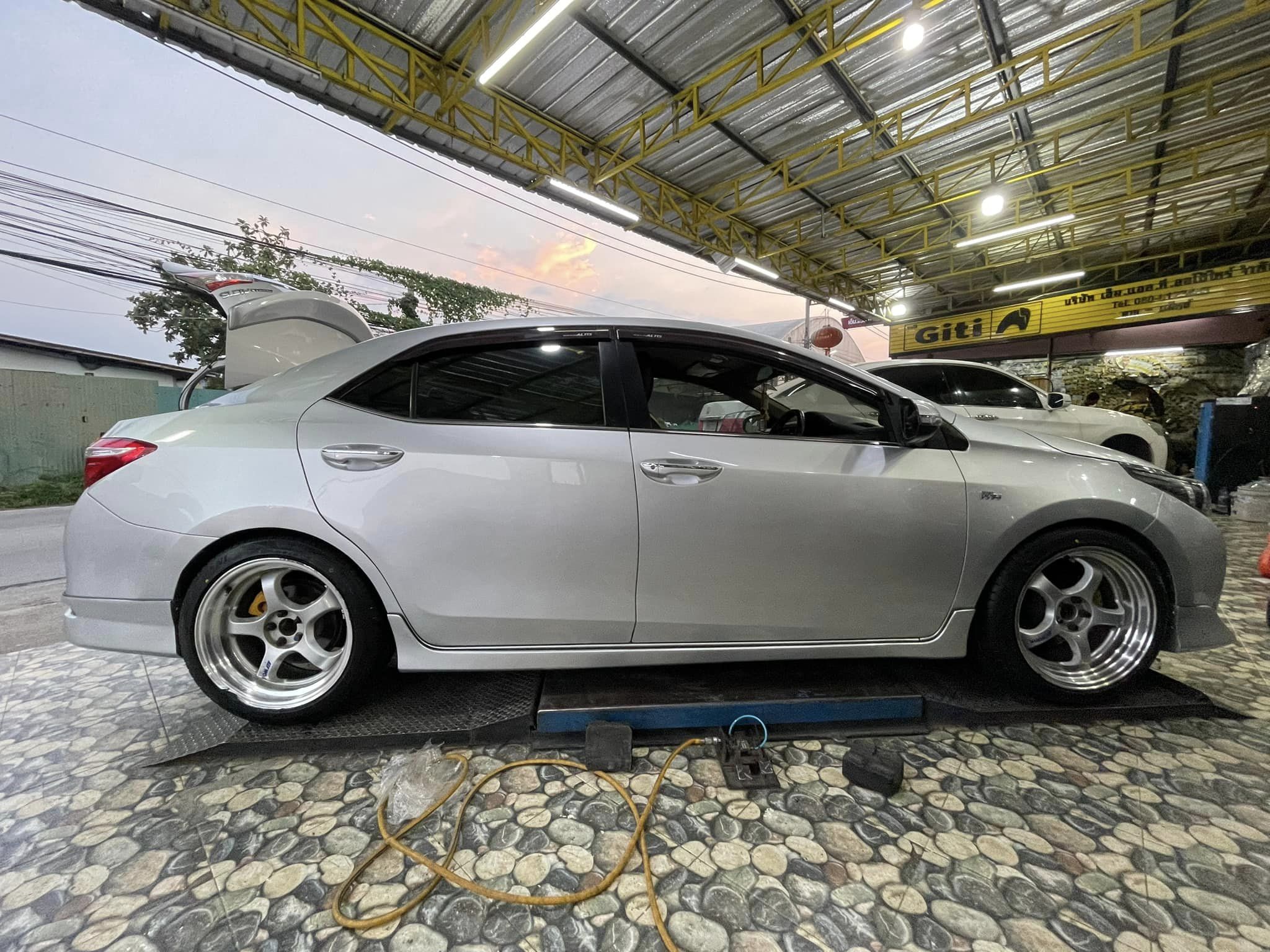 🚘 #TOYOTA_ALTIS เปลี่ยนยาง #OTANI #KC2000 225/45R18