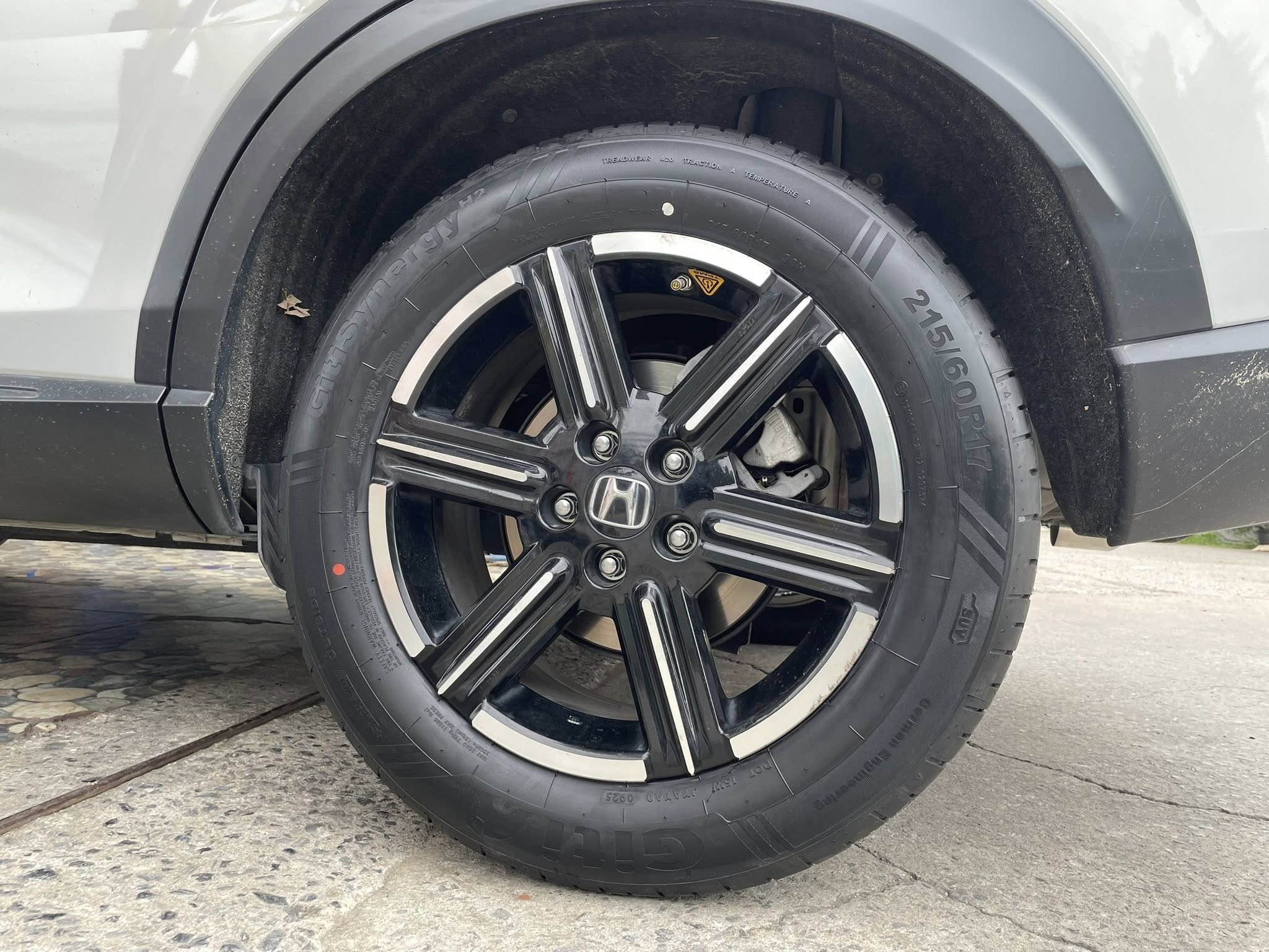 HONDA_HRV🚘❤️💫 🛞🐘#GITI_SynergyH2_215/60R17