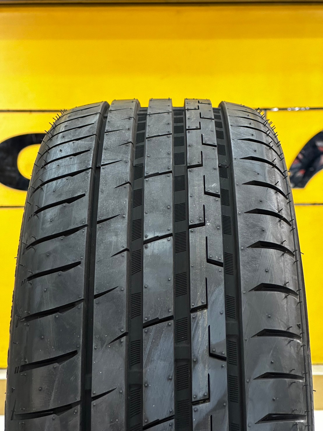 ยาง OTANI KC1000 ขนาด 275/40R18 ยางใหม่ปี2023 (มี2เส้น)