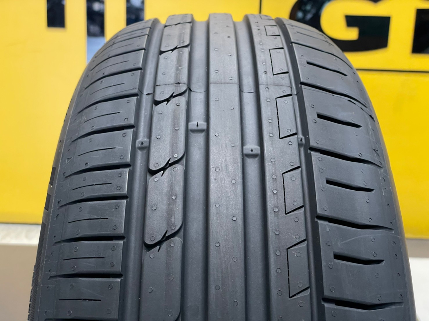 Giti Synergy H2 215/55R17 ยางใหม่ปี2023 ราคาโปรโมชั่นพิเศษ พร้อมติดตั้งฟรี