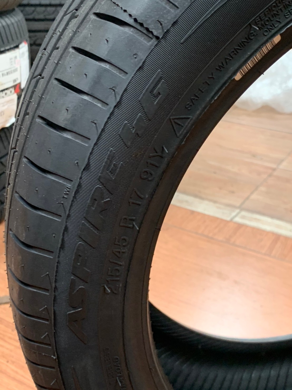 Apollo215/45R17 Aspire4G ยางใหม่ปี202