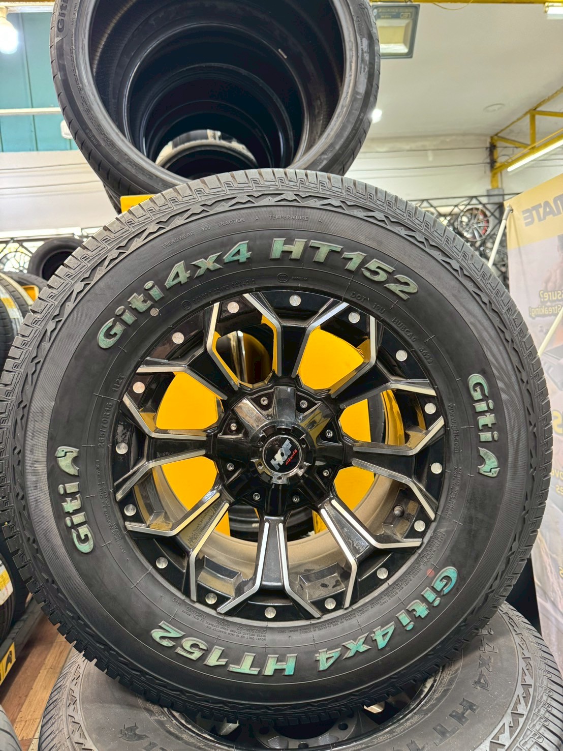 ล้อแม็กซ์ใหม่ขอบ16 ลายออฟโรด 6รู139 ลายดอกไม้ สีดำขอบมิลลิ่งเงิน