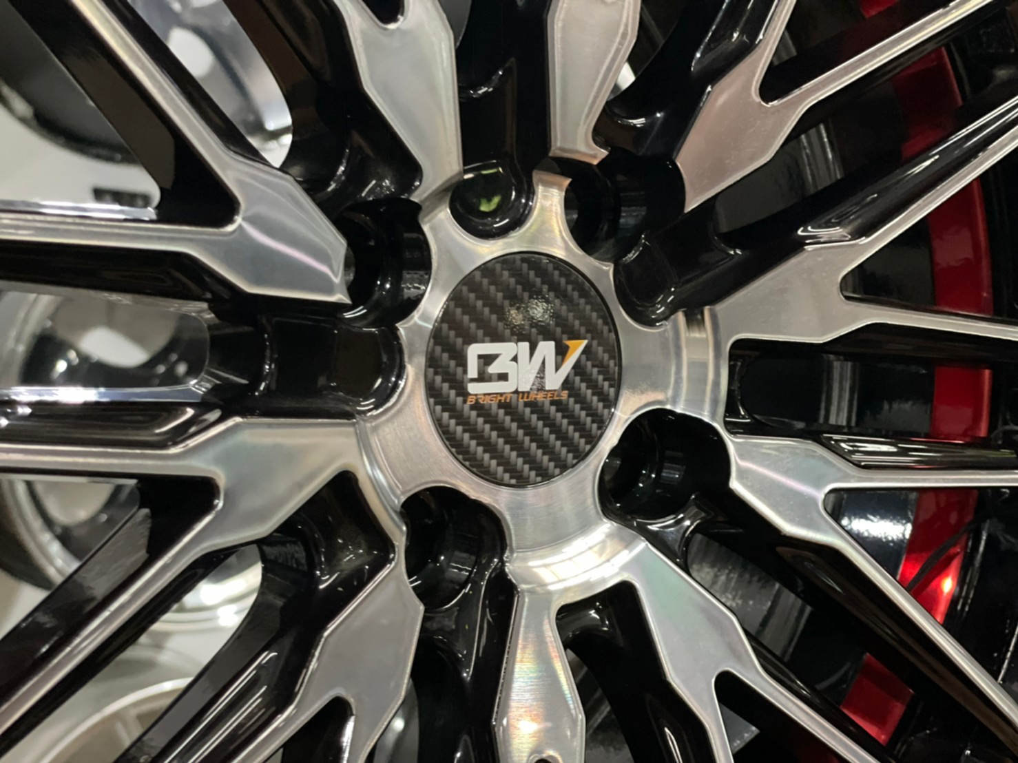 ล้อแม็กซ์ขอบ15 Brightwheels BW-56 ขอบ15 กว้าง7 ออฟ35 4รู100 สีดำหน้าเงาอันเดอร์คัตแดง(FP/B ED UN RED)