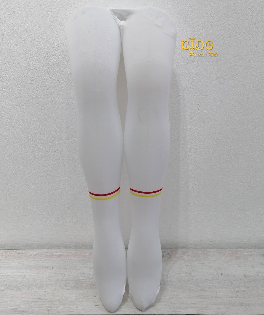 ถุงน่องเด็ก(หน้าร้านอยู่รัชดา)L444 ถุงน่องสีขาวเรียบมีลายเส้นคาดที่น่อง