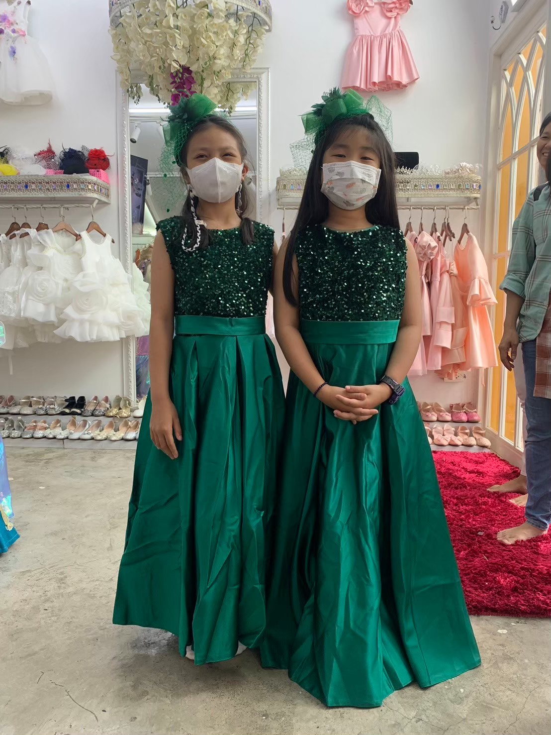 ชุดออกงานเด็ก(หน้าร้านอยู่รัชดา ลองได้ถ่ายรูปจากชุดจริง)W18450 สีเขียว กระโปรงยาว แขนสั้น ดูแพงมากค่ะ