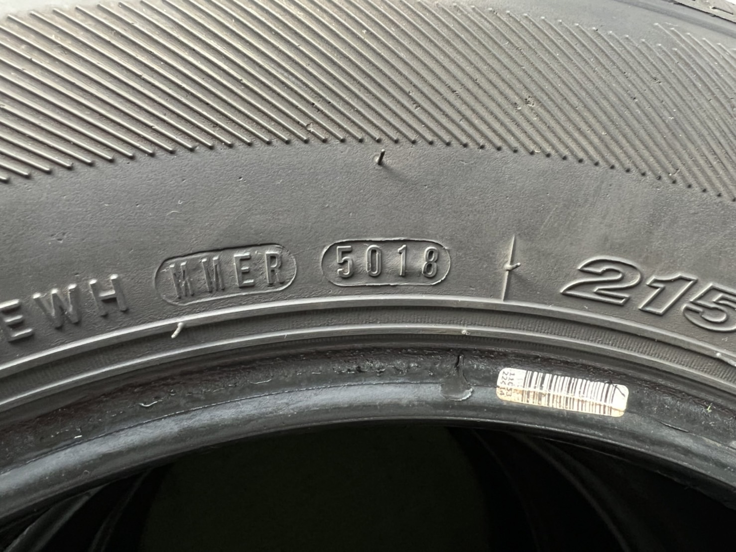 ยางมือสองสภาพสวยๆ 215/65R16 ยี่ห้อ Nexen CP521