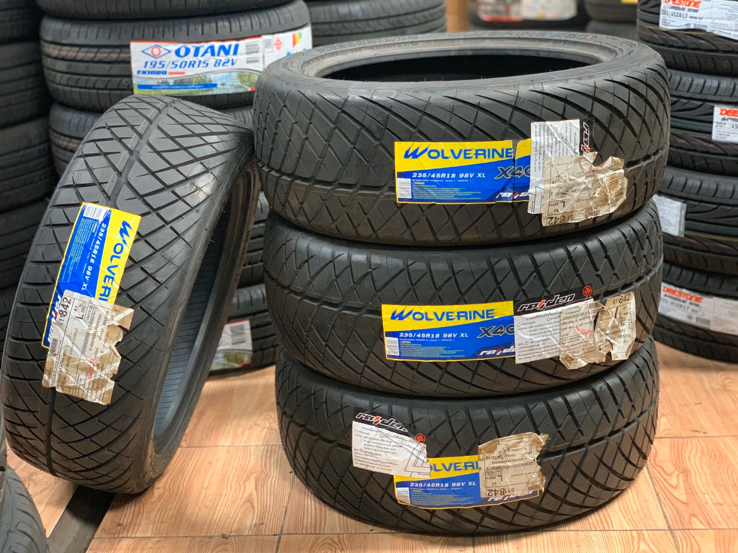 ยางใหม่ ลายซิ่ง Wolverine 235/45R18 ยางคุณภาพดีมาตรฐาน Lenso Tire