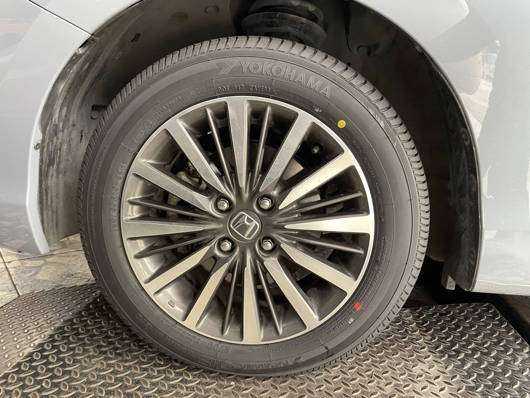 #HONDA_CITY เปลี่ยนยาง 🛞🐘#YOKOHAMA_E70_185/60R15 ❤️ 🛞 #ยางสมรรถนะสูง นุ่มเงียบ