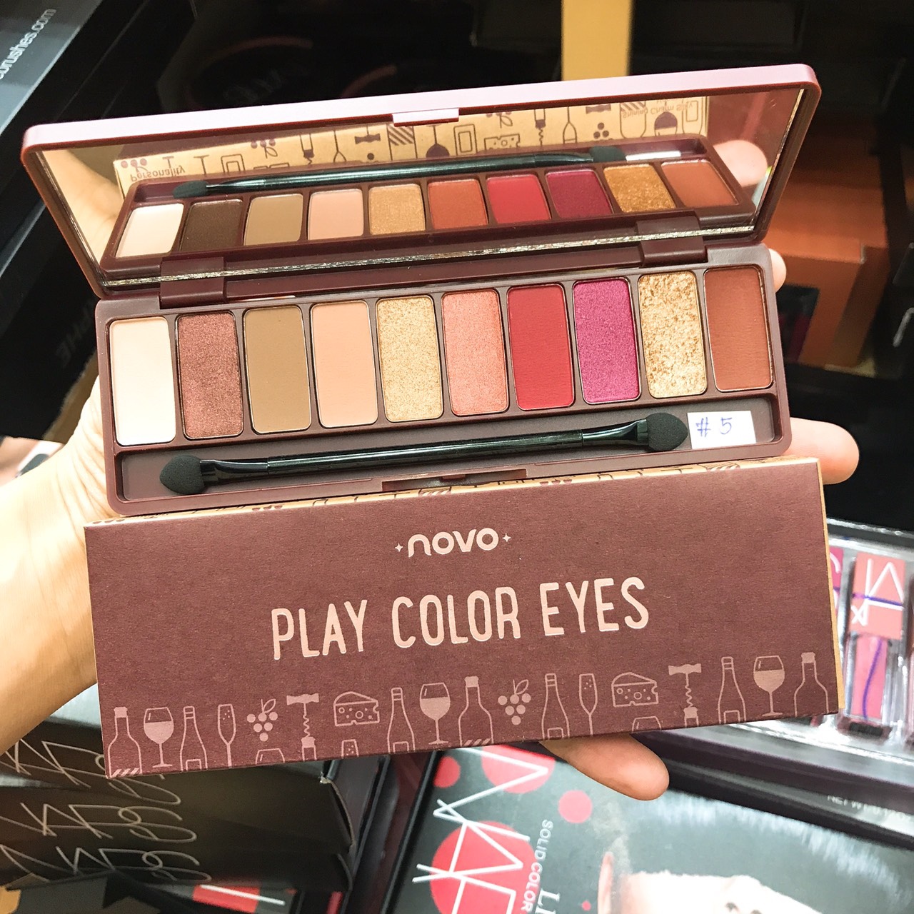 Novo Play Color Eyes (อายแชโดว์)