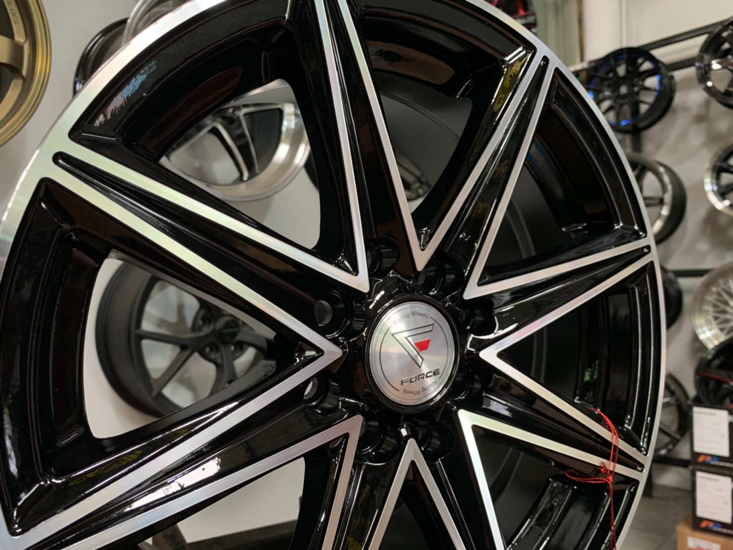 ล้อแม็กใหม่ ล้อแท้ Force Model VIVID8_ARACH ขอบ15 กว้าง6.5 ขนาด4รู100และ4รู114.3 ออฟ40 ล้อลายVIP สวยหรู