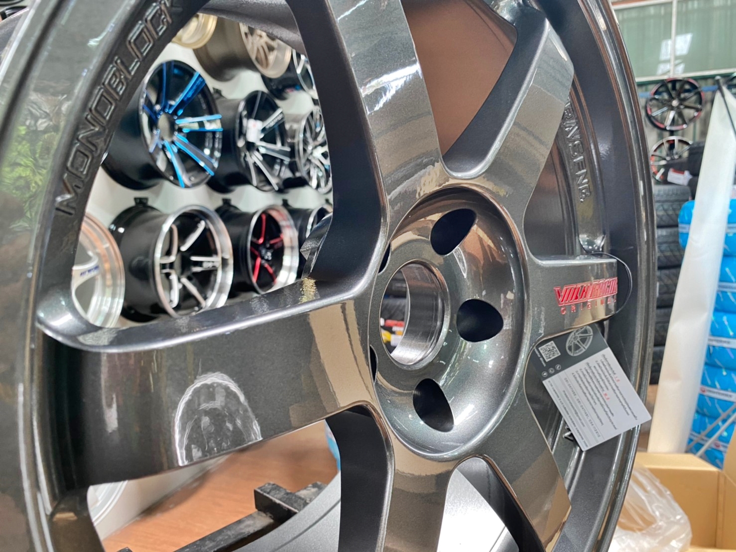 ล้อแม็กใหม่ Te37 ขอบ18 สีเทากันหยอดแดง 5รู114 กว้าง 8.5 ออฟ35