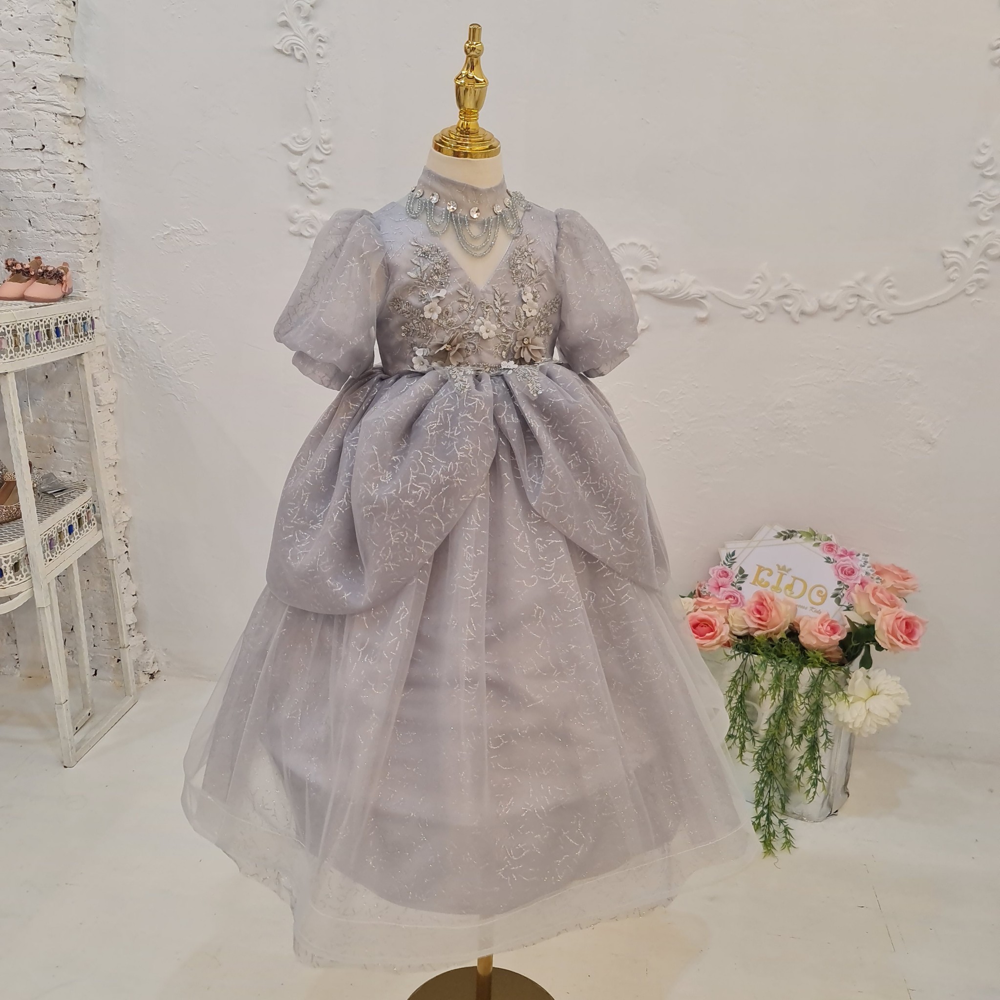 ชุดราตรีเด็ก(หน้าร้านอยู่รัชดา ลองได้ถ่ายรูปเองจากชุดจริง)W18548 สีเทา แขนตุ๊กตา กระโปรงยาว ซีทรูจีบเอว