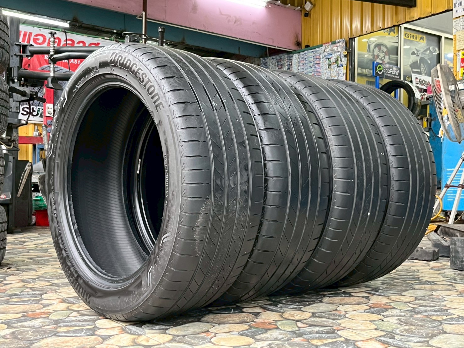 ยางมือสองBRIDGESTONE Alenza001 225/50R18 ยางปี23 สภาพสวยพร้อมใช้งาน