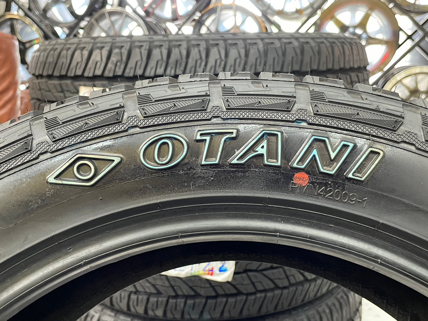 OTANI_SA3000 265/50R20 ยางตัวหนังสือสีขาว (4เส้น) ราคาโปรโมชั่นพิเศษโทรสอบถามได้ค่ะ