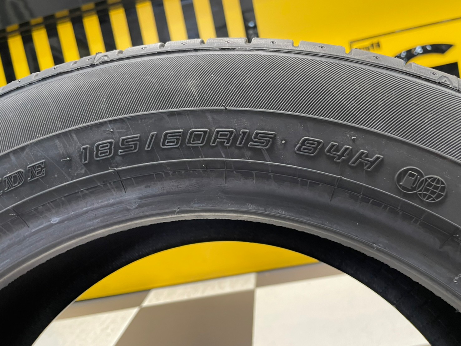 Dunlop Enasave EC300+ 185/60R15ยางใหม่ปี2023
