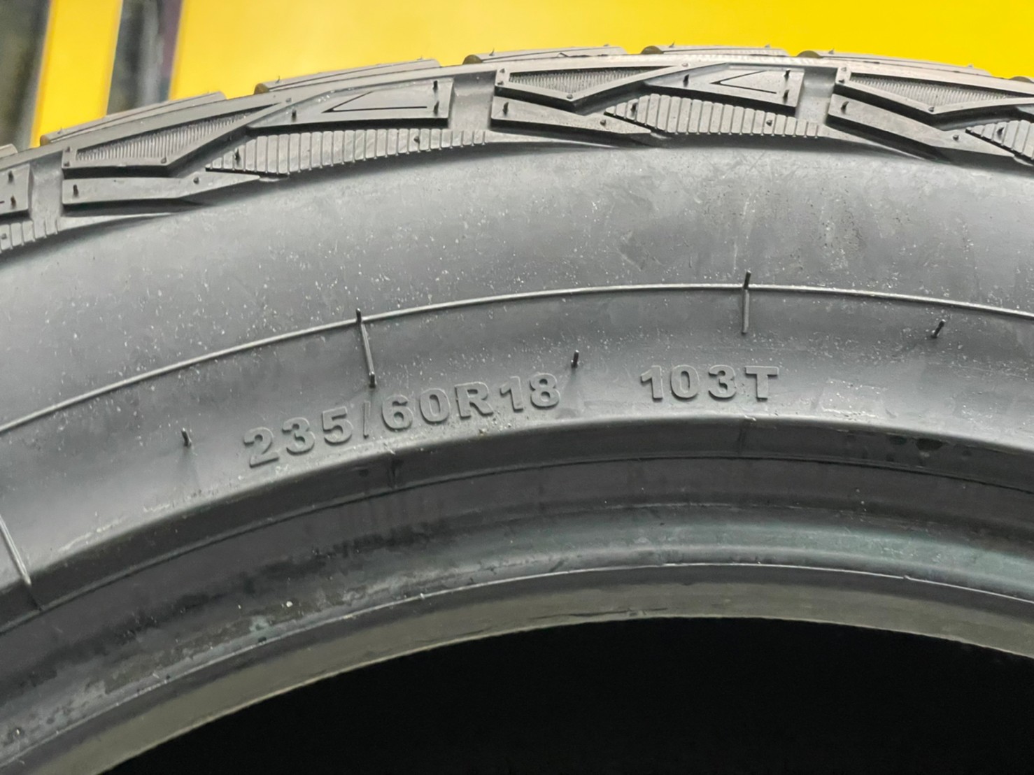 235/60R18 Giti4x4 AT71 ยางใหม่ปี2022