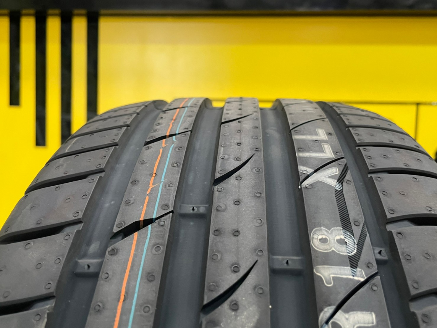 MARSHAL MU12 235/45R18 ยางใหม่ปี2022