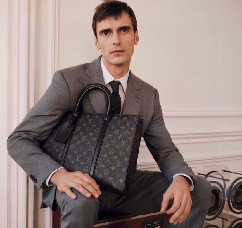 LV Sac Plat 24H มือสอง