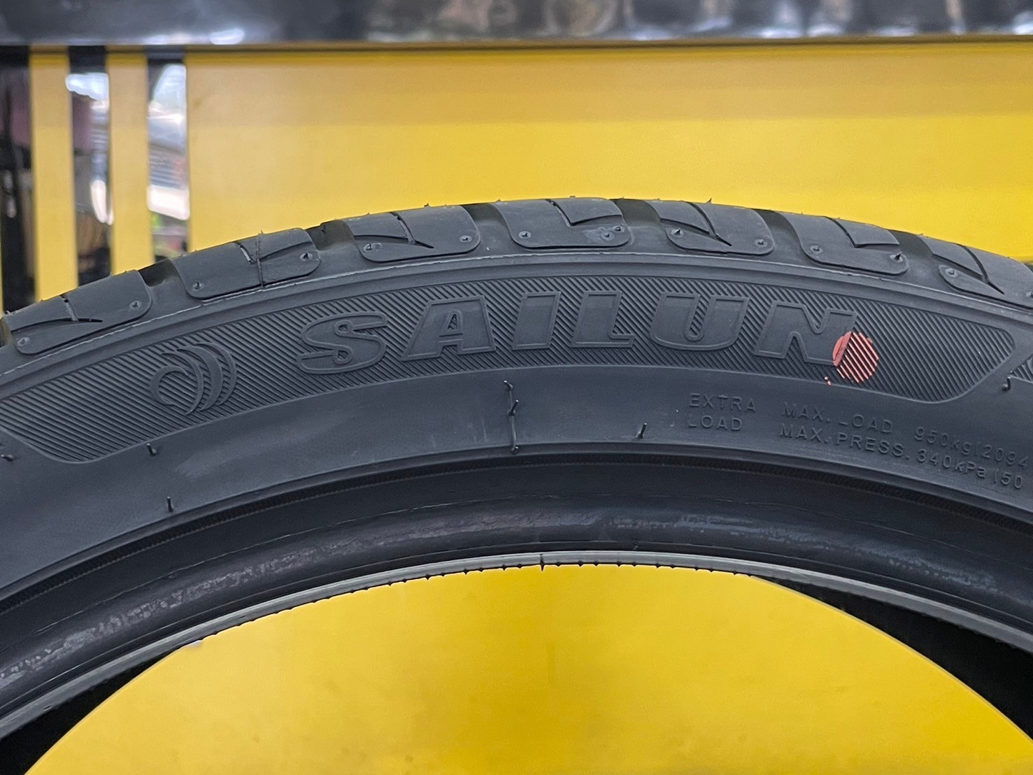 ยางใหม่สปอร์ต คุณภาพดี ยางไซหลุน #SAILUN ATREZZO SVR-LX 265/40R22 ยางใหม่ปี2024
