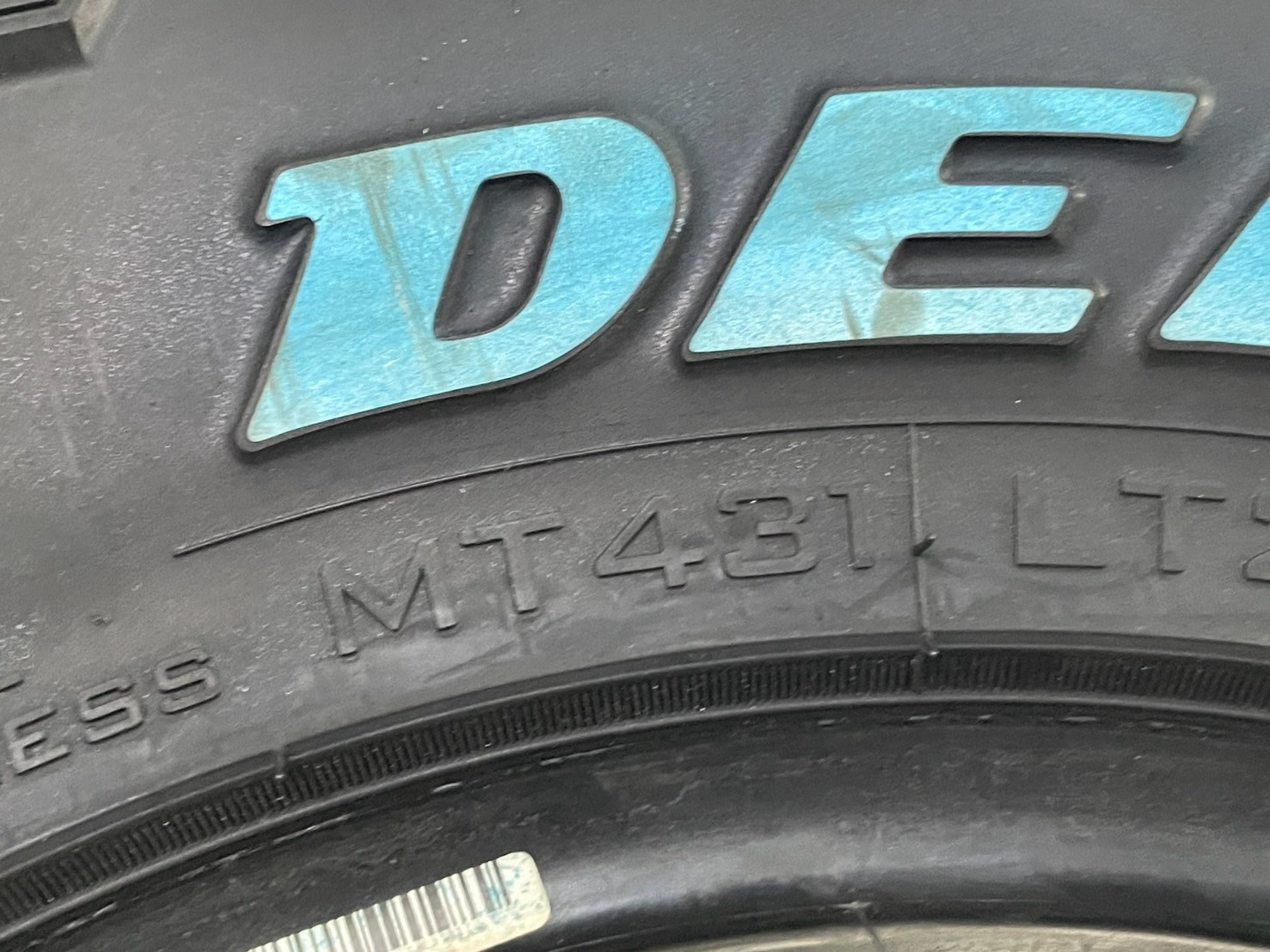 ยางใหม่ดีสโตน 235/75R15 Deestone Power Cruz รุ่น MUD TERRAIN - MT431 (แก้มขาว) ยางใหม่ปี2025