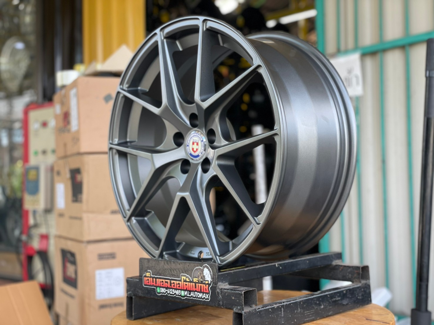 ล้อแม็กลายสวยหรู HRE SSW Model308 สีเทากัน ขอบ18 กว้าง8 5รู100