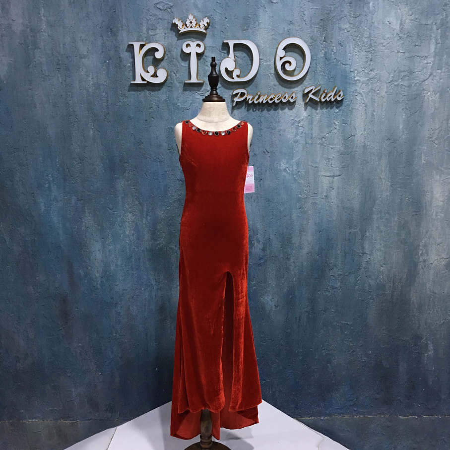 เช่าชุดเด็ก*มีหน้าร้านอยู่รัชดา ลองได้ เปลี่ยนได้ ถ่ายรูปเองจากสินค้าจริง*W18088 ชุดราตรีเด็กสีแดงเว้าหลัง หางปลา เรียบหรู