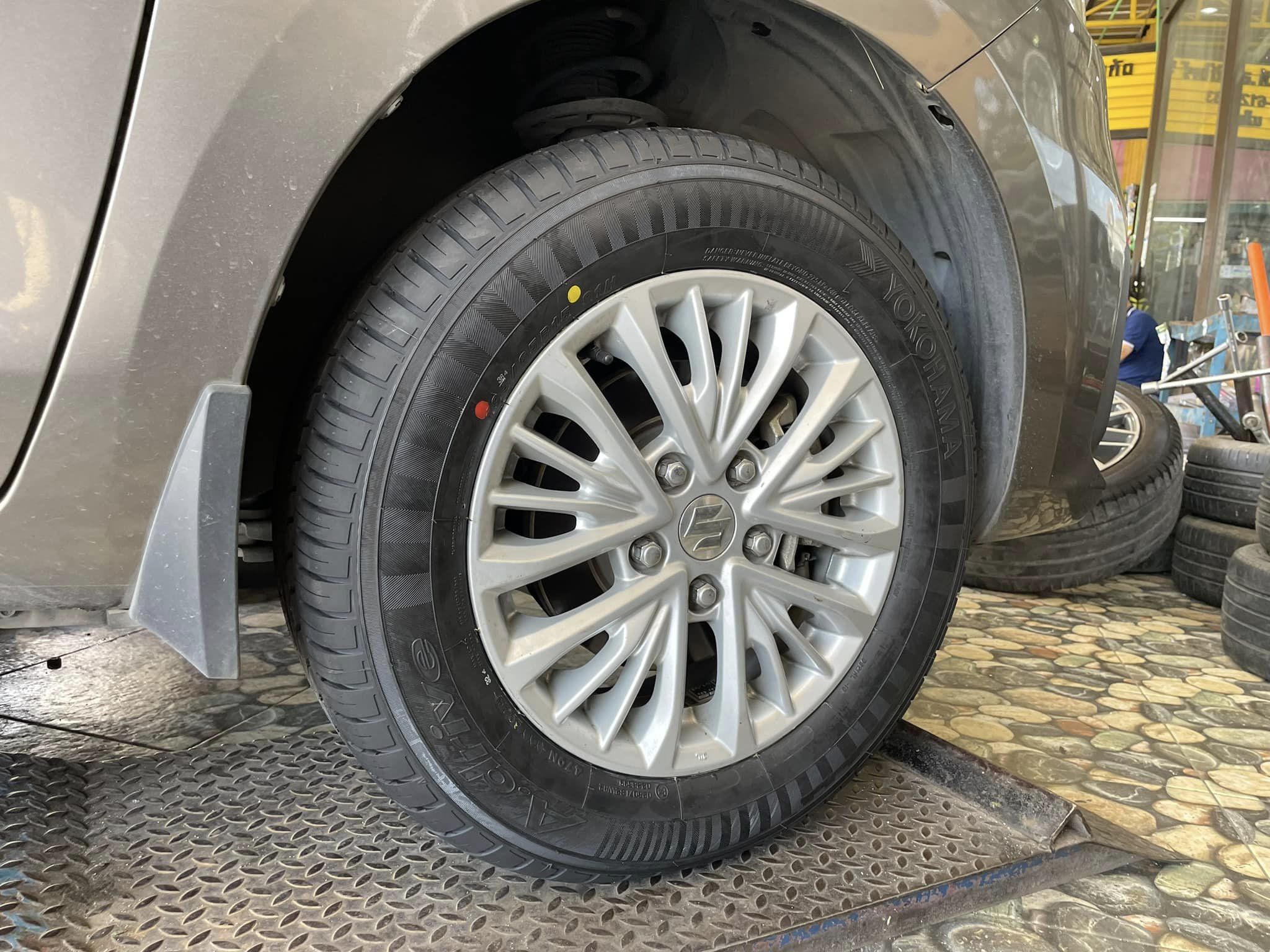 🛞❤️ #SUZUKI_ERTIGA 🚘เปลี่ยนยาง 🛞🐘#YOKOHAMA_A.drive_195/65R15