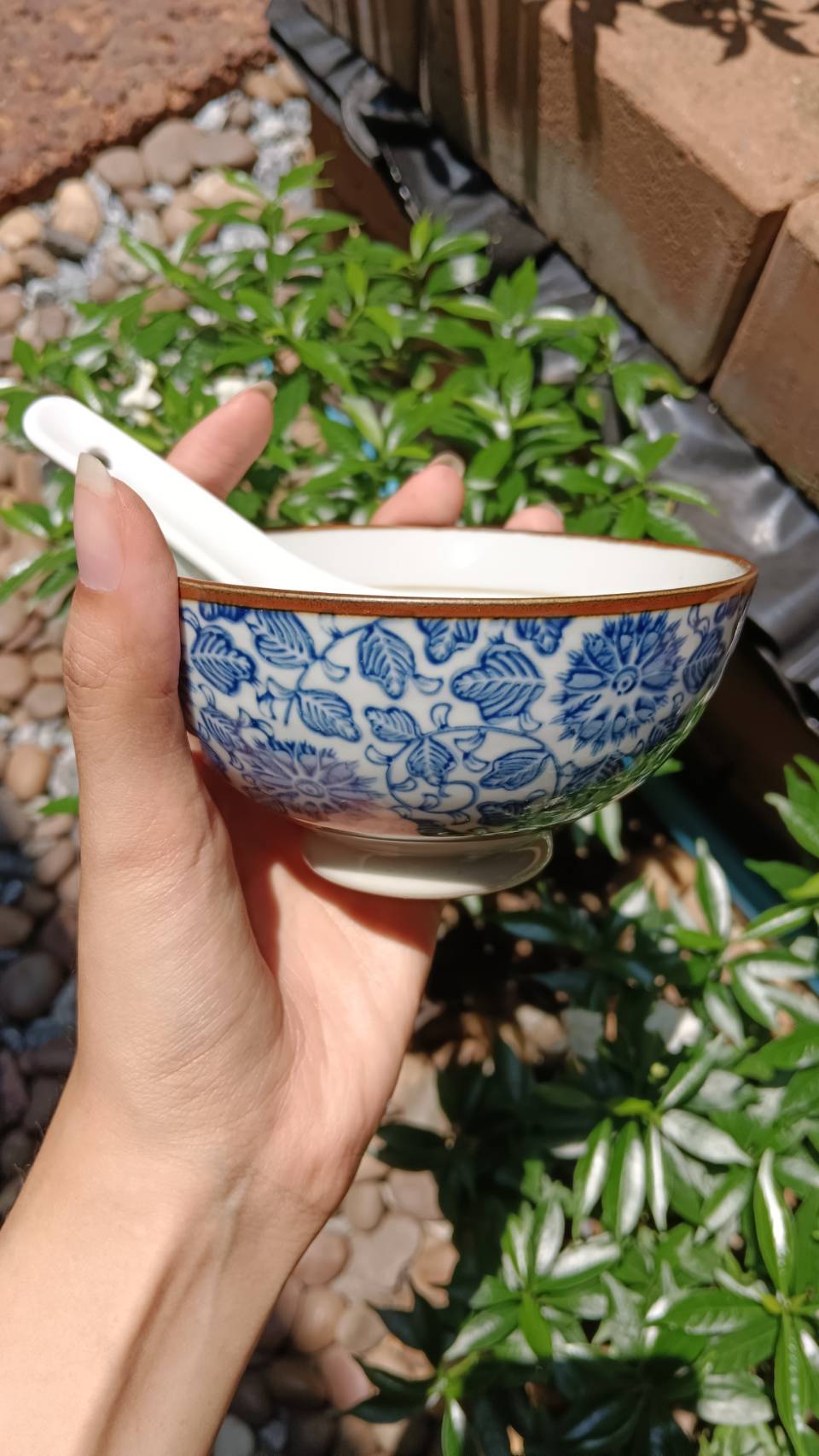 ชุดถ้วยเซรามิค พร้อมช้อน มีกล่องหูหิ้ว